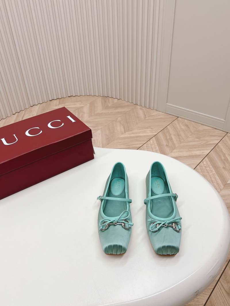 Gucci Flat Shoes